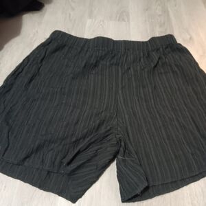 Women's Black Textured Elastic-Waist Shorts